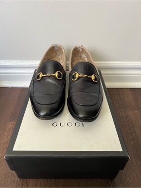 Gucci Black Leather Loafers with Gold Horsebit